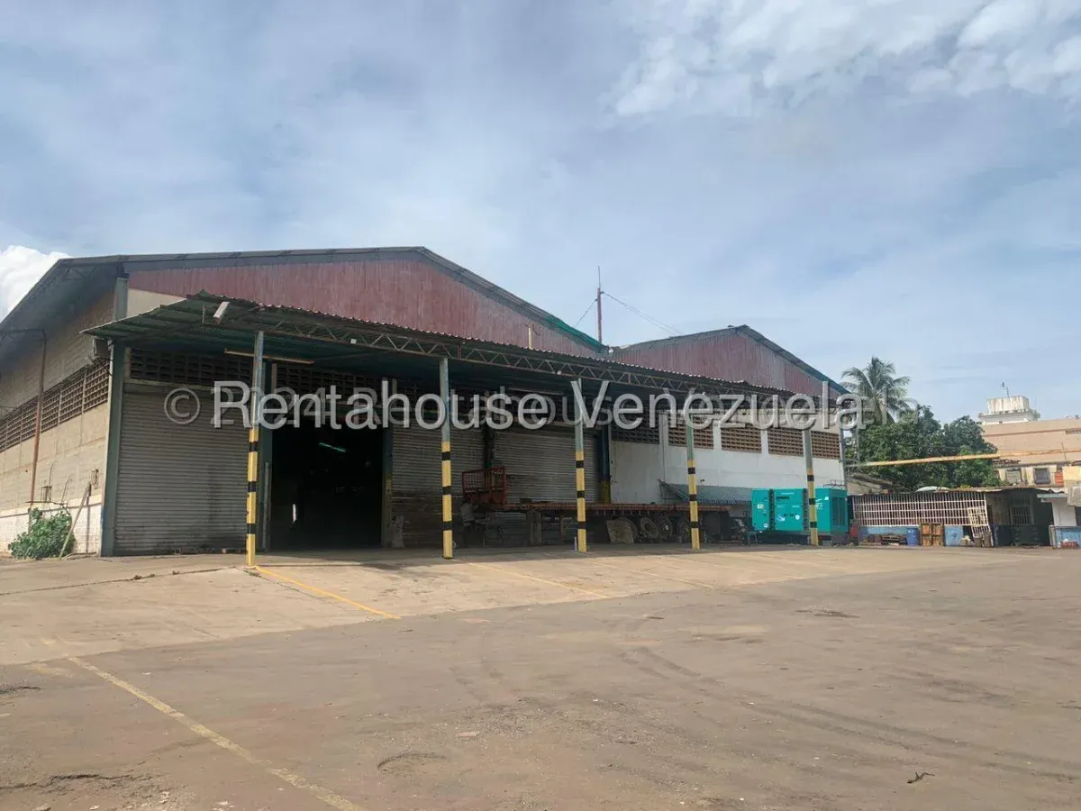 Galpón Comercial En Alquiler En La Zona Industrial Sur  - 13