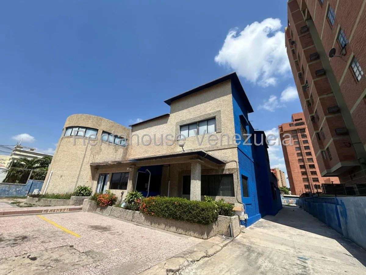 Edificio Comercial En Venta En El Sector Paraíso  - 17