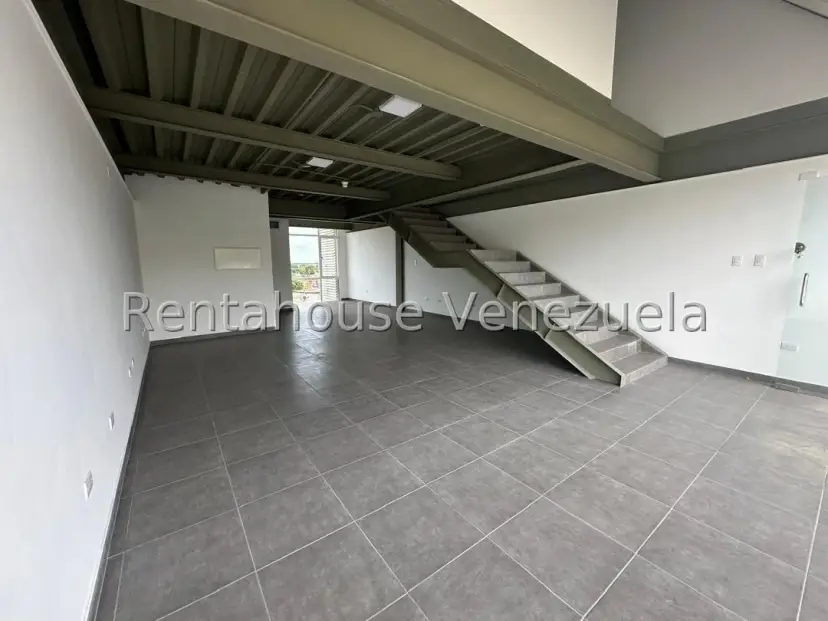 Local Comercial En Alquiler En Zapara