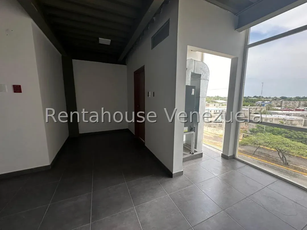 Local Comercial En Alquiler En Zapara - 13