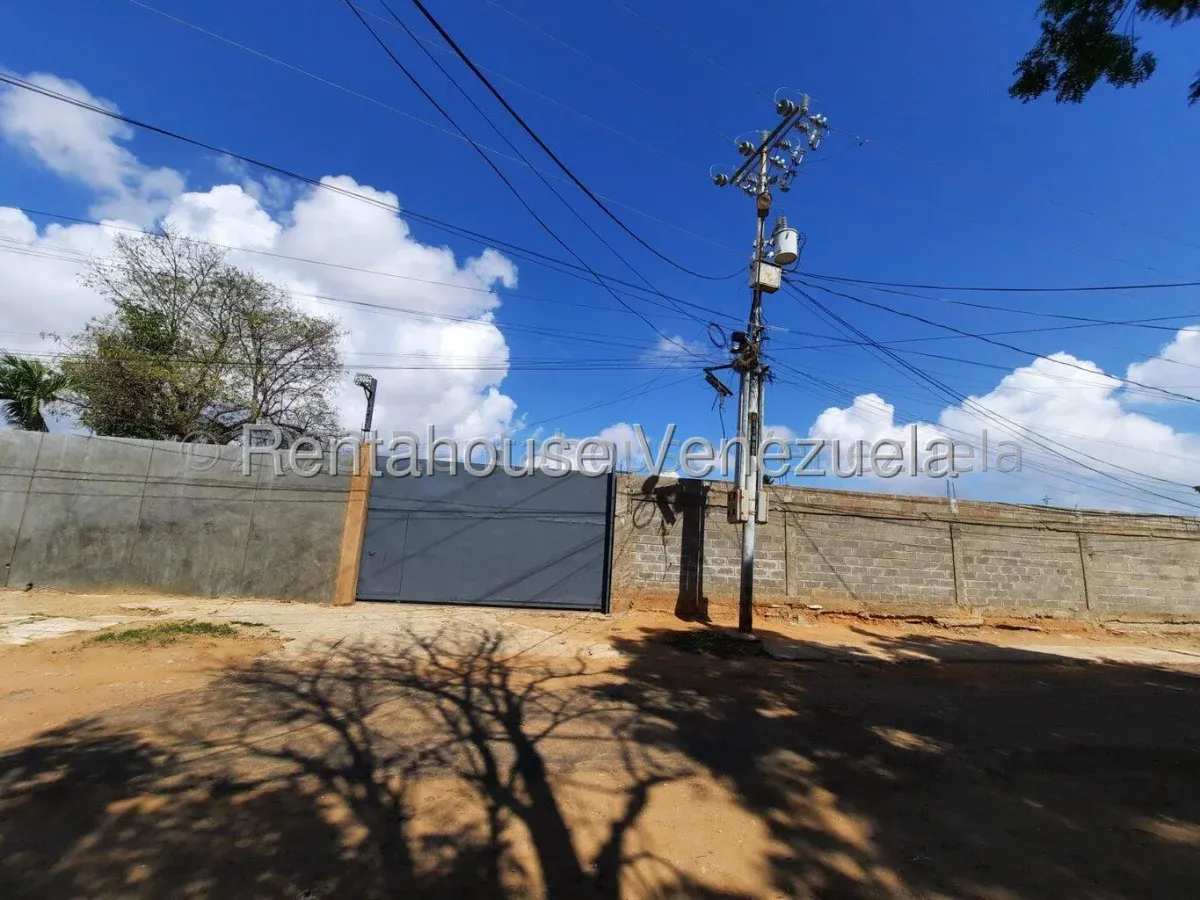 Galpón En Venta En La Av Milagro Norte 