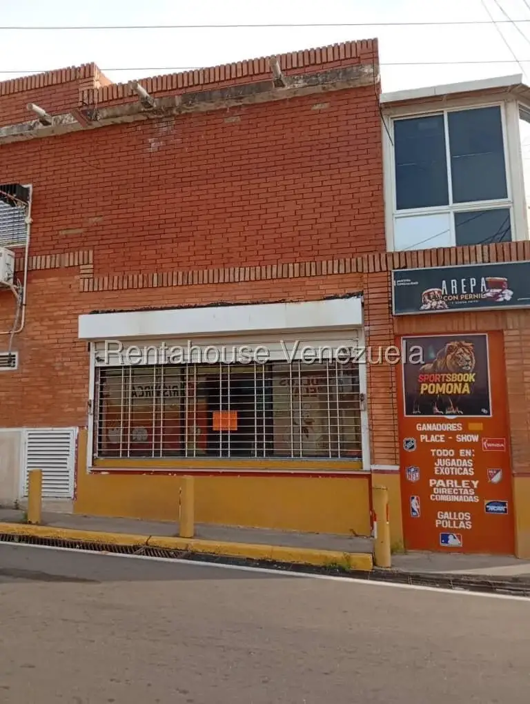 Casa Comercial En Venta En Pomona
