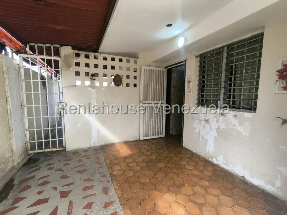 Casa Para Remodelar En Venta En El Pilar - 15