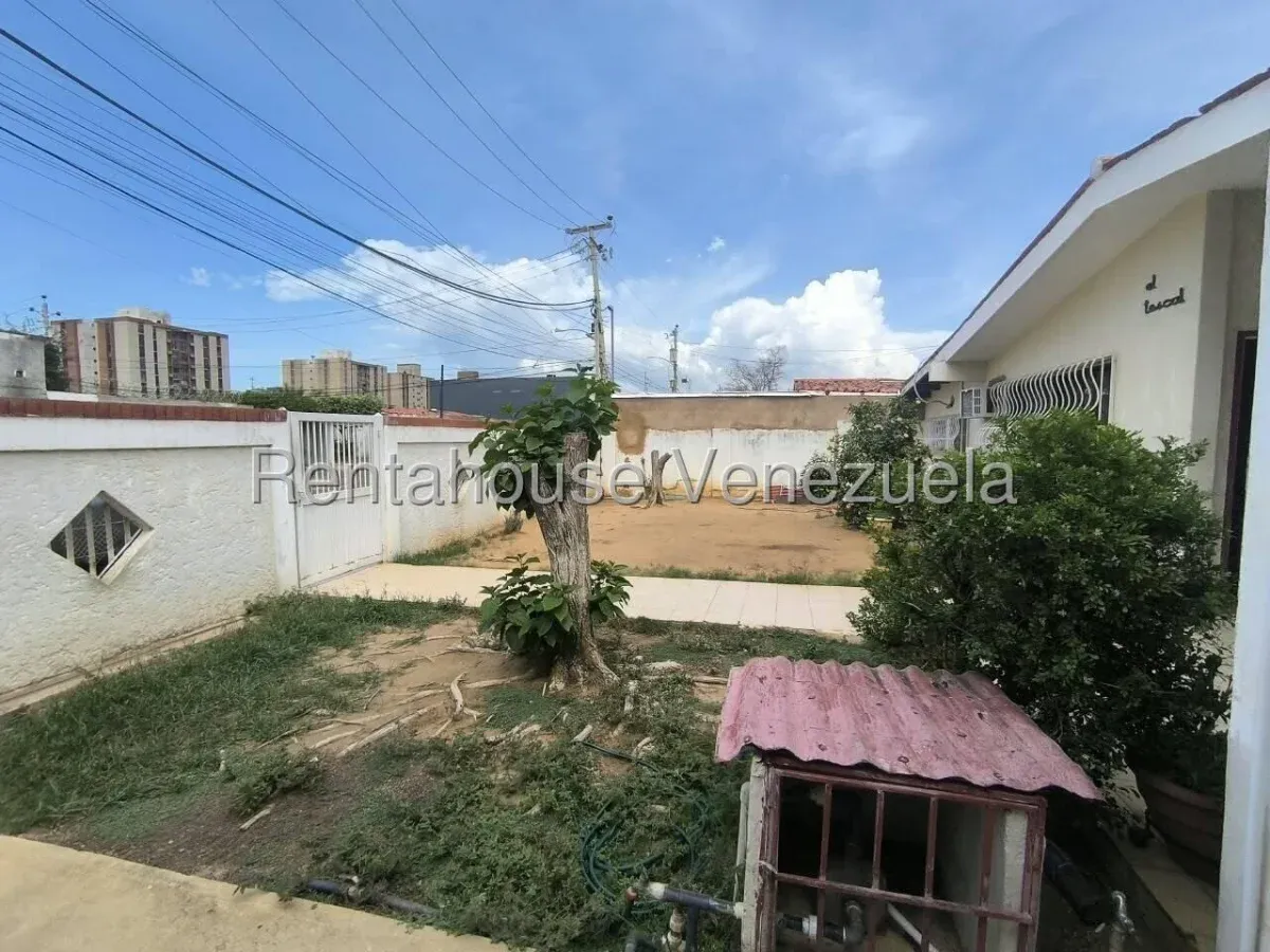 Casa Para Remodelar En Venta En El Pilar - 16