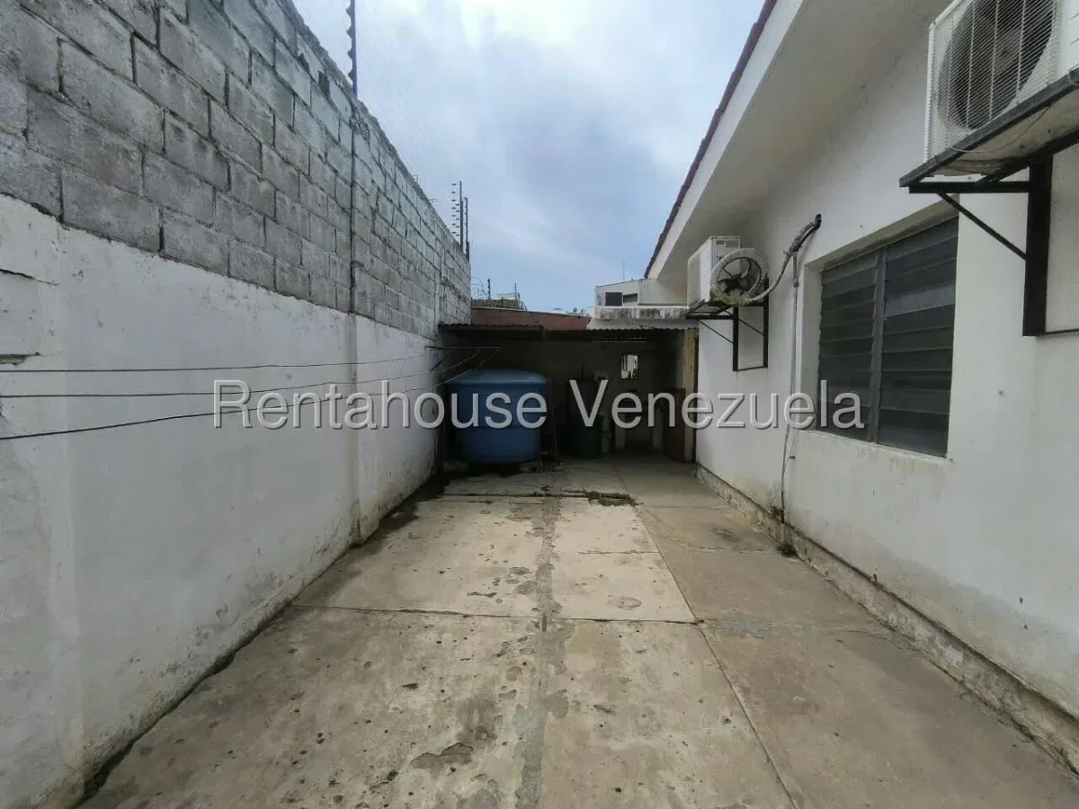 Casa Para Remodelar En Venta En El Pilar - 18