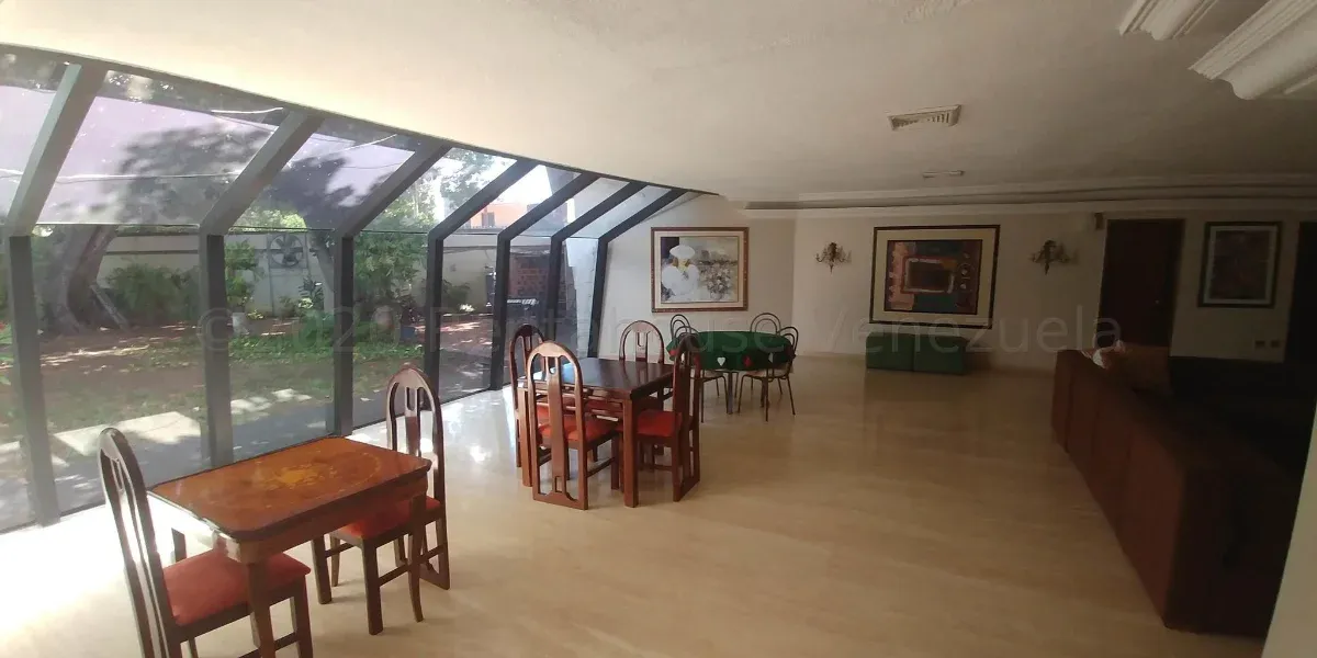 Amplia Casa En Venta En Juana De Avila  - 5