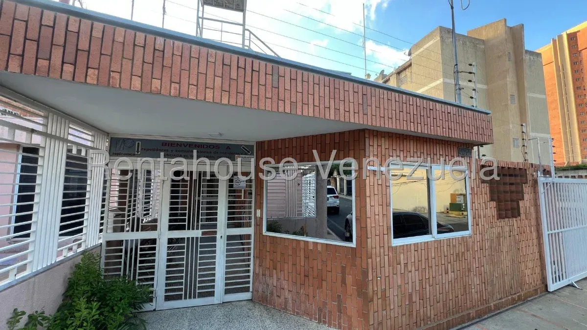 Amplia Oficina En Alquiler En Las Mercedes 