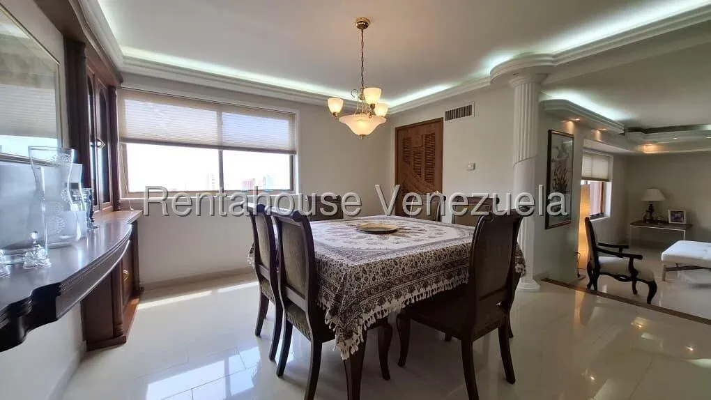 Exclusivo Apartamento En Venta En La Lago  - 4