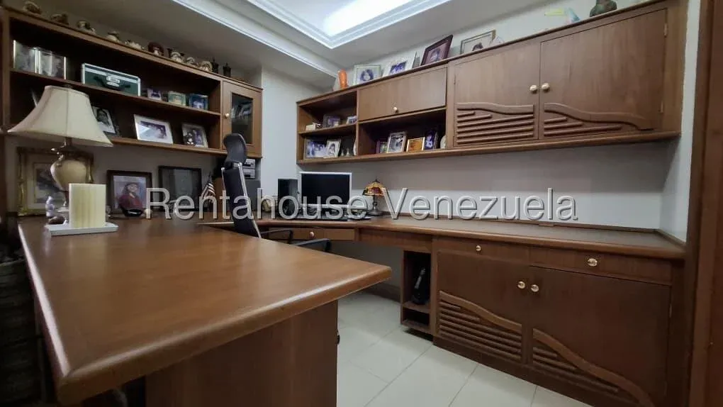 Exclusivo Apartamento En Venta En La Lago  - 9
