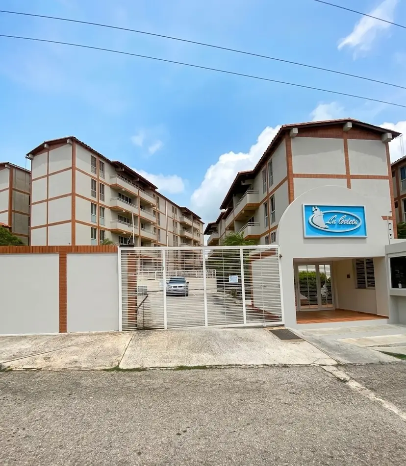 Apartamento En Los Robles Con Piscina 3 Hab 2 Baños