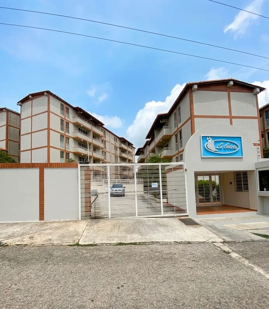 Apartamento En Los Robles Con Piscina 3 Hab 2 Baños