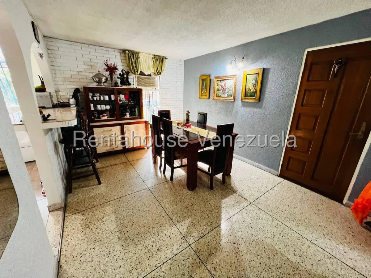 Cómodo Apartamento en Venta Urb. Fundación Mendoza II, Maracay - 3