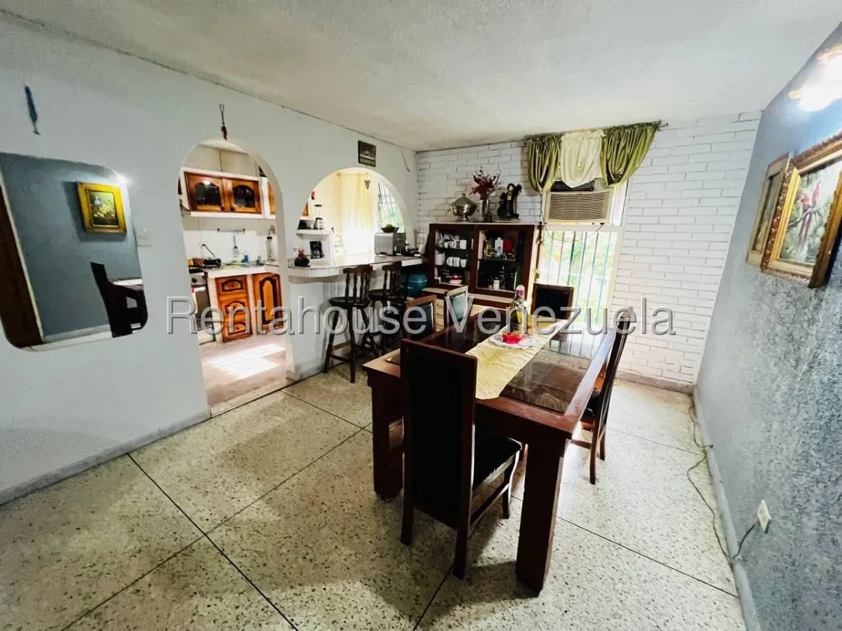 Cómodo Apartamento en Venta Urb. Fundación Mendoza II, Maracay - 5