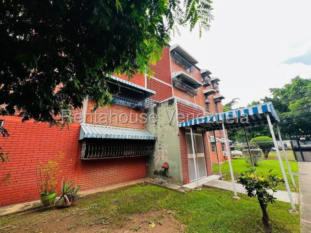 Cómodo Apartamento en Venta Urb. Fundación Mendoza II, Maracay - 18