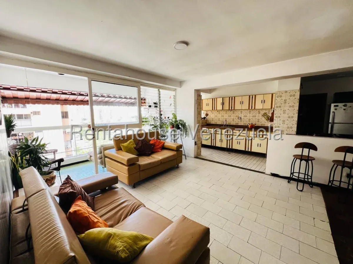 Amplio Apartamento en Venta Av. Bermudez, Urb. El Centro, Maracay - 5
