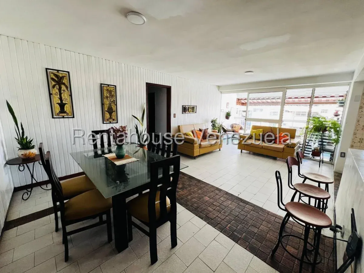 Amplio Apartamento en Venta Av. Bermudez, Urb. El Centro, Maracay - 6