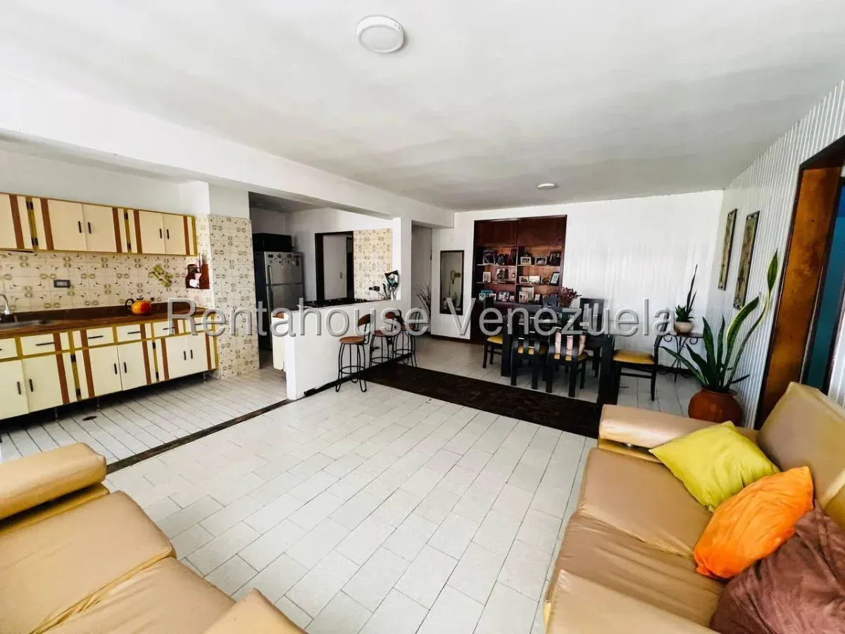Amplio Apartamento en Venta Av. Bermudez, Urb. El Centro, Maracay - 19