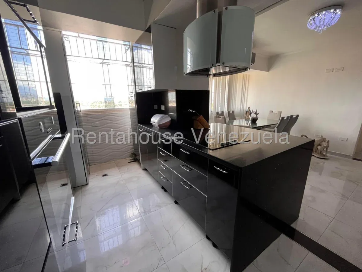 Excelente Oportunidad de Inversion Venta de Apartamento Urb. El Centro, Maracay. - 9