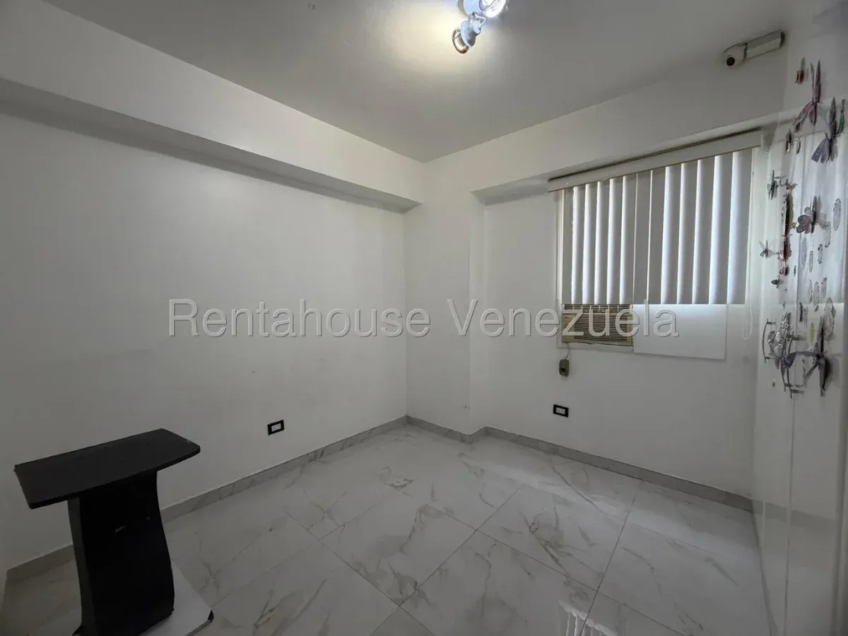 Excelente Oportunidad de Inversion Venta de Apartamento Urb. El Centro, Maracay. - 12