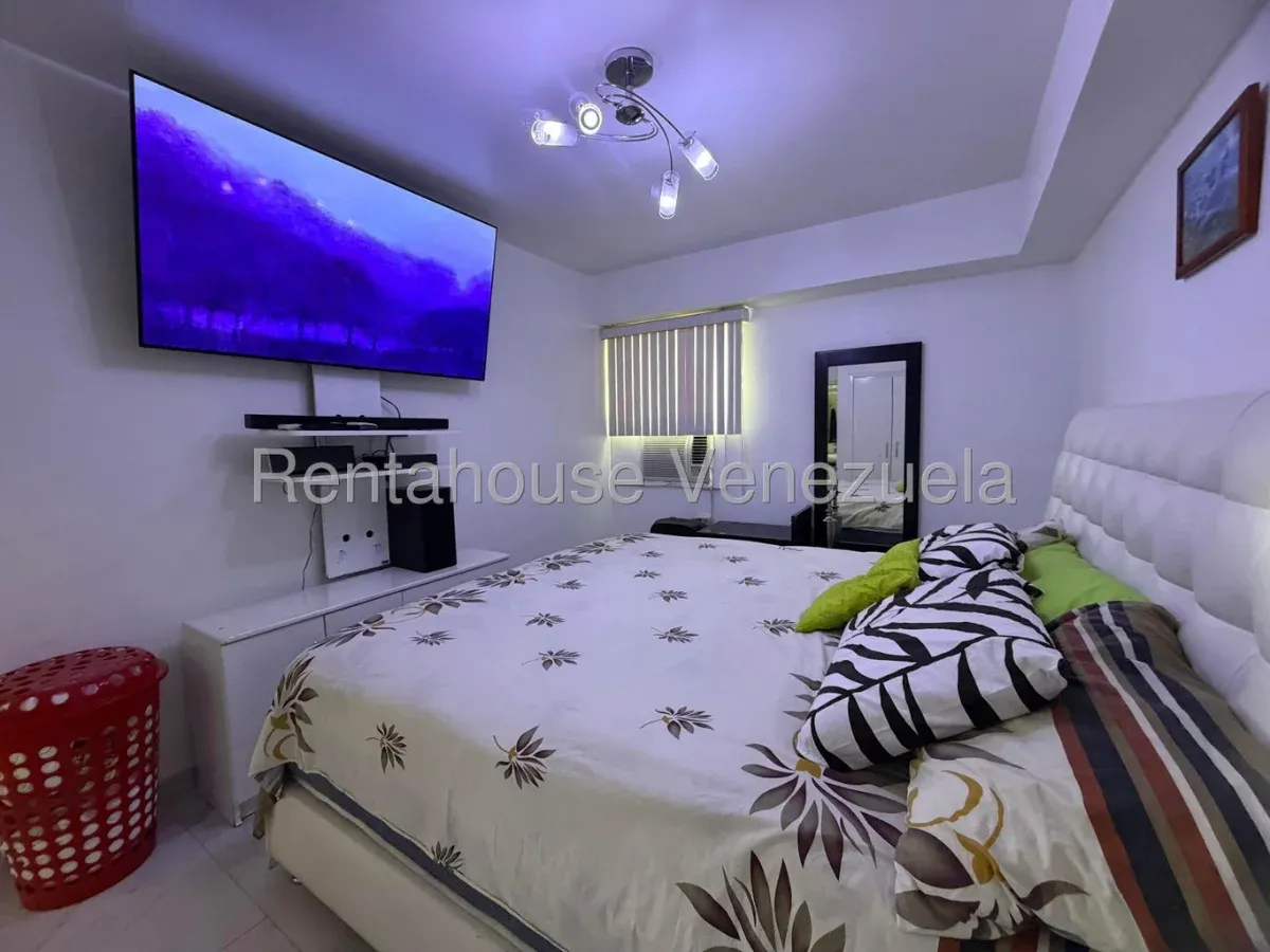 Excelente Oportunidad de Inversion Venta de Apartamento Urb. El Centro, Maracay. - 16