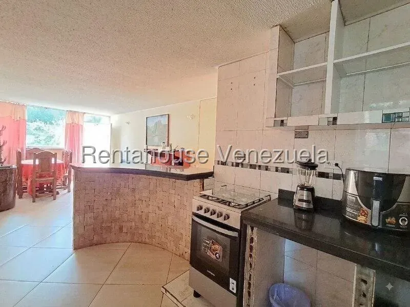 Practico Apartamento en Venta Urb. Parque Los Samanes, Av. Principal de Coropo, Aragua - 4