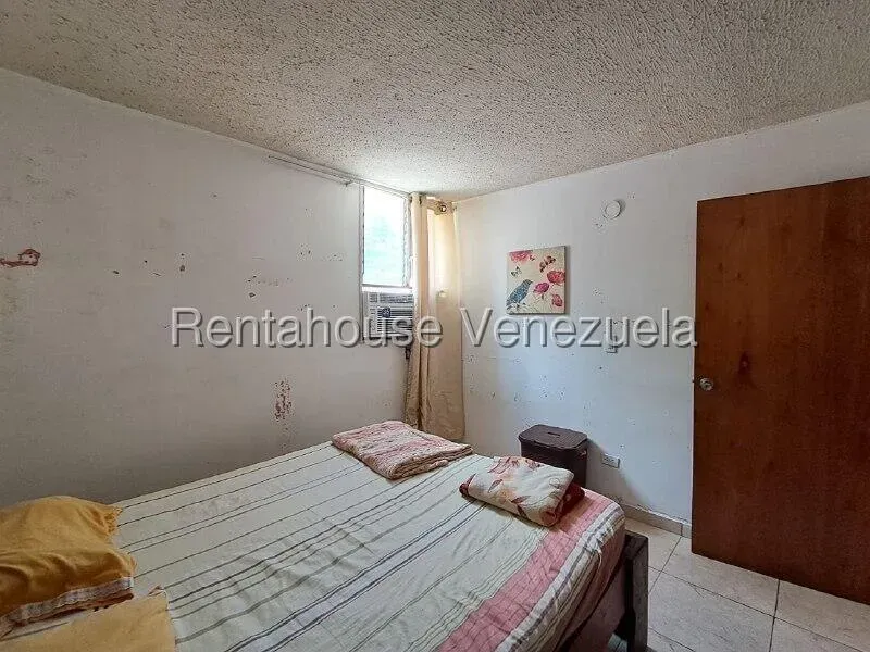 Practico Apartamento en Venta Urb. Parque Los Samanes, Av. Principal de Coropo, Aragua - 9