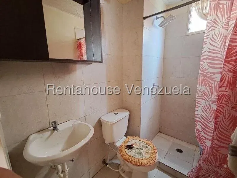 Practico Apartamento en Venta Urb. Parque Los Samanes, Av. Principal de Coropo, Aragua - 12