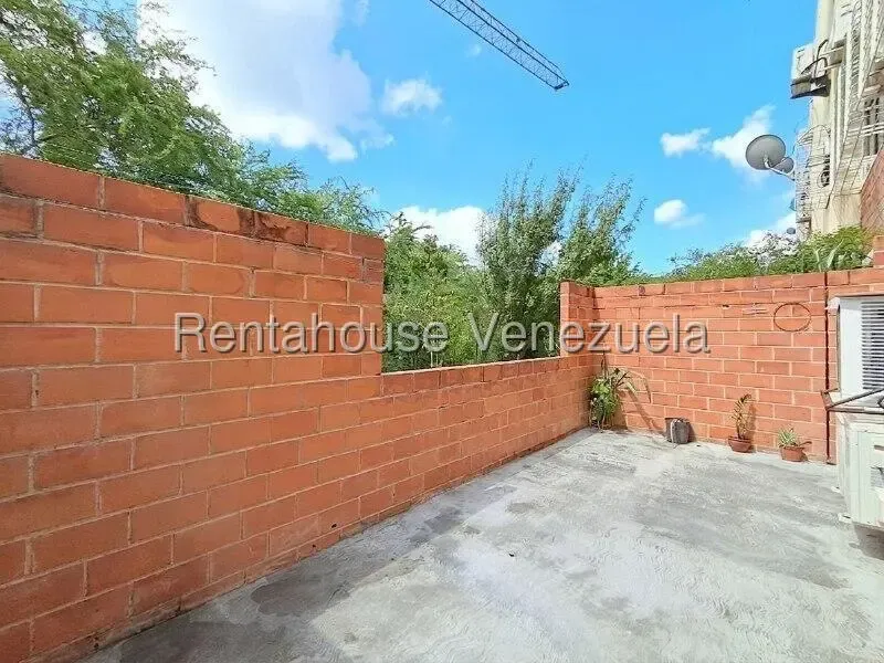 Practico Apartamento en Venta Urb. Parque Los Samanes, Av. Principal de Coropo, Aragua - 14
