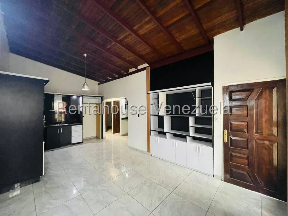 Acogedora Casa en Venta Conjunto Res Isacc Oliveira, Av. Intercomunal Turmero Maracay - 5