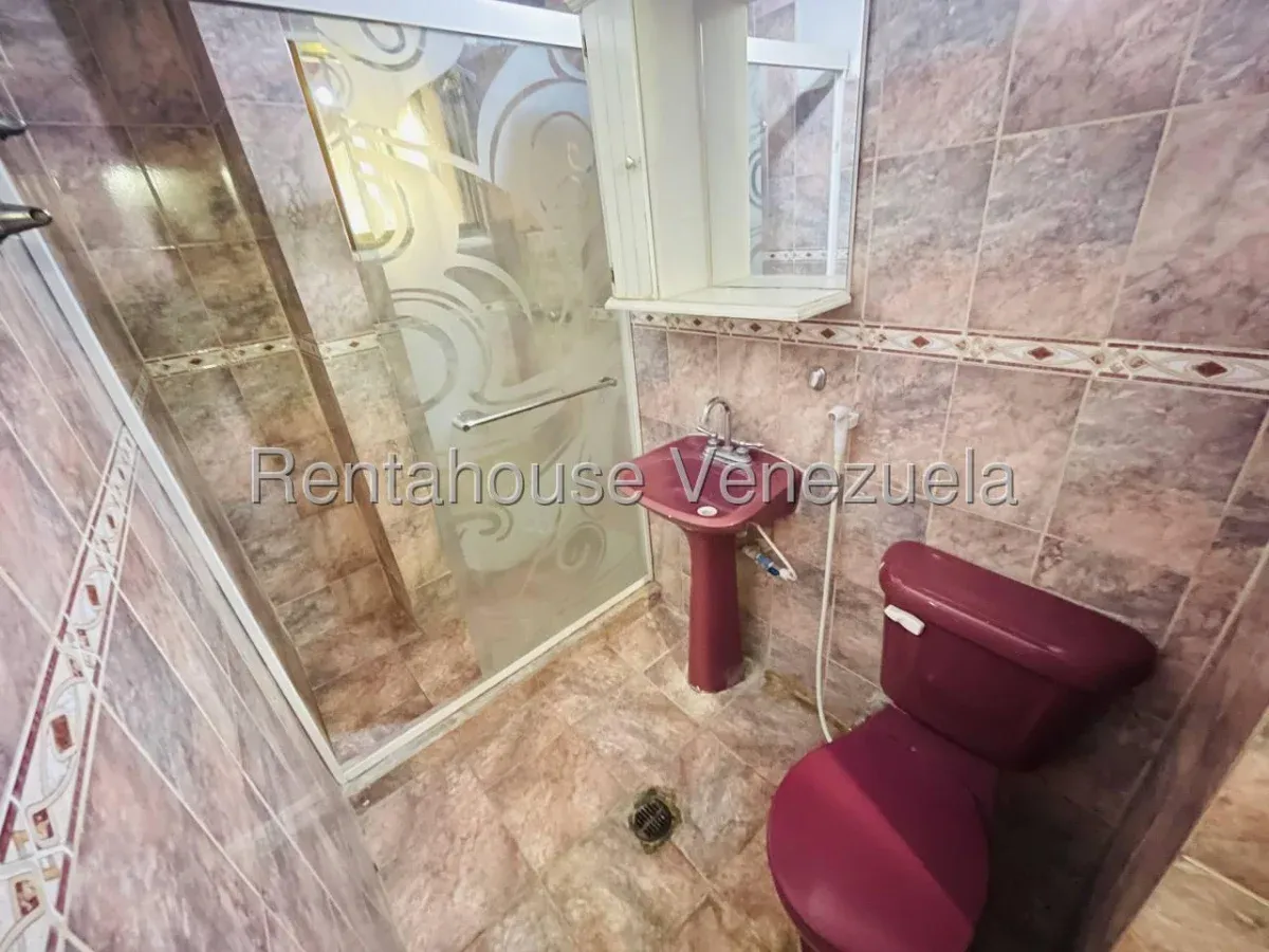 Acogedora Casa en Venta Conjunto Res Isacc Oliveira, Av. Intercomunal Turmero Maracay - 12