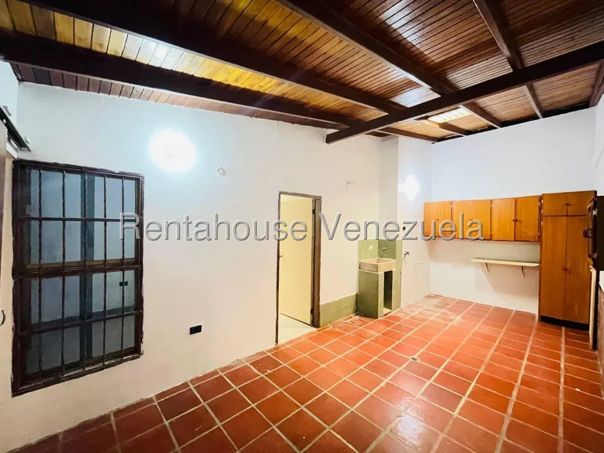 Acogedora Casa en Venta Conjunto Res Isacc Oliveira, Av. Intercomunal Turmero Maracay - 20