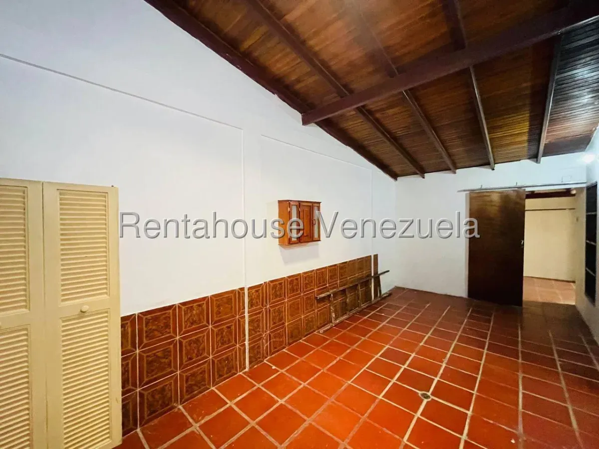 Acogedora Casa en Venta Conjunto Res Isacc Oliveira, Av. Intercomunal Turmero Maracay - 21