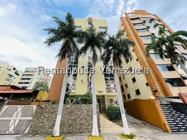Apartamento en Venta Zona Norte de Maracay, Urb. San Isidro, Piso Bajo con Planta Eléctrica 