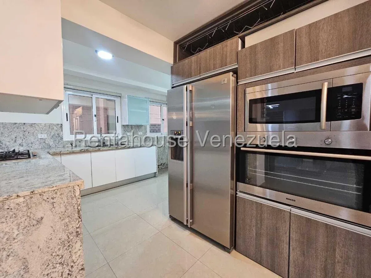 Apartamento en Venta Zona Norte de Maracay, Urb. San Isidro, Piso Bajo con Planta Eléctrica  - 5