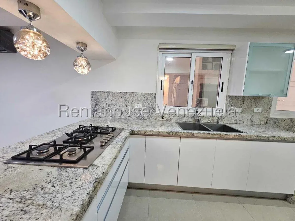 Apartamento en Venta Zona Norte de Maracay, Urb. San Isidro, Piso Bajo con Planta Eléctrica  - 6