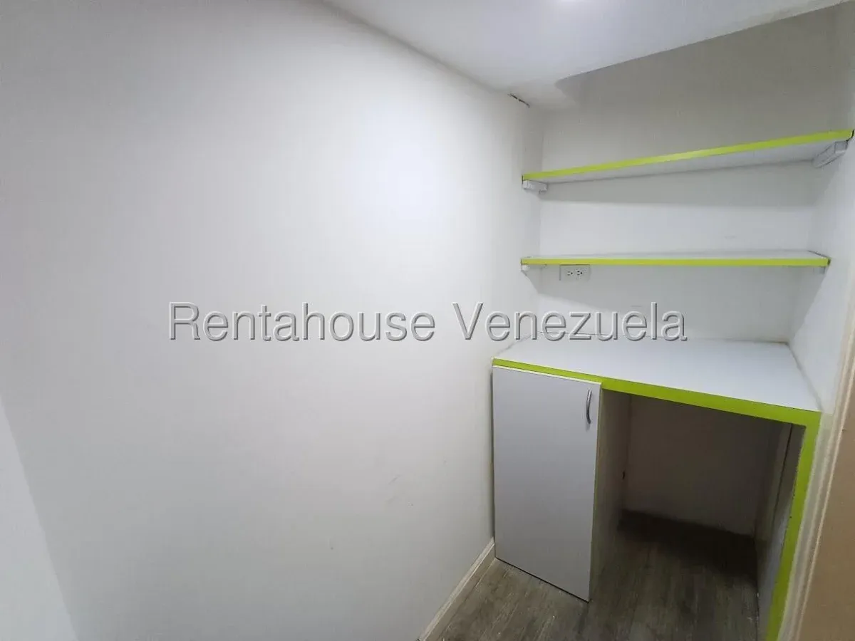 Estupenda Oficina en Venta CC Paseo Las Delicias 1 Maracay - 13