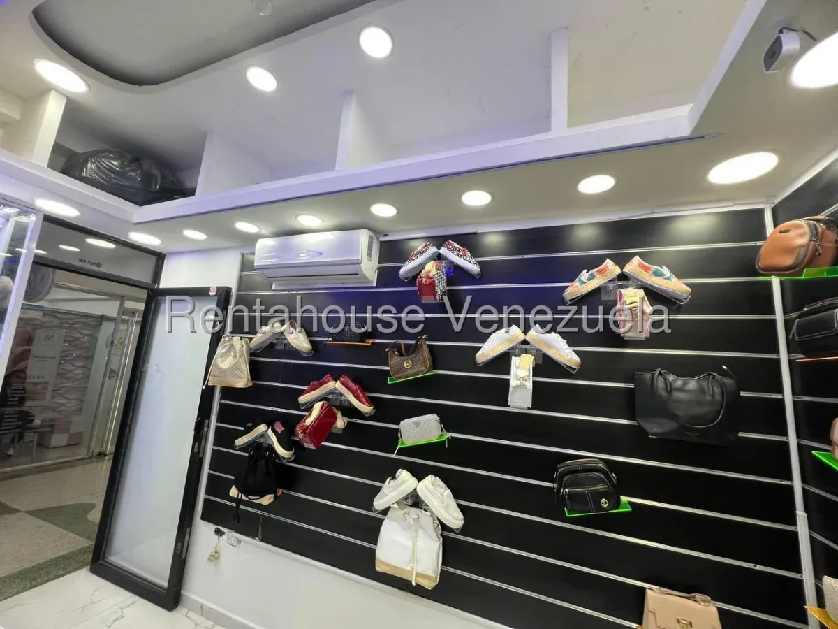 Magnifico Local en Venta en Avenida Bolívar CC. Gran Bazar Maracay - 6