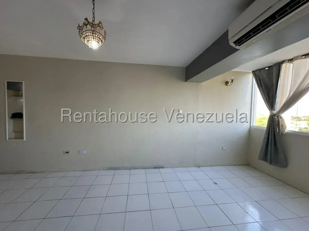 Cómodo Apartamento en Venta Calle Mariño Maracay - 5