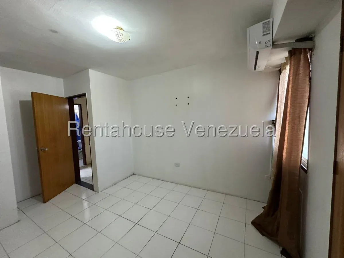 Cómodo Apartamento en Venta Calle Mariño Maracay - 13