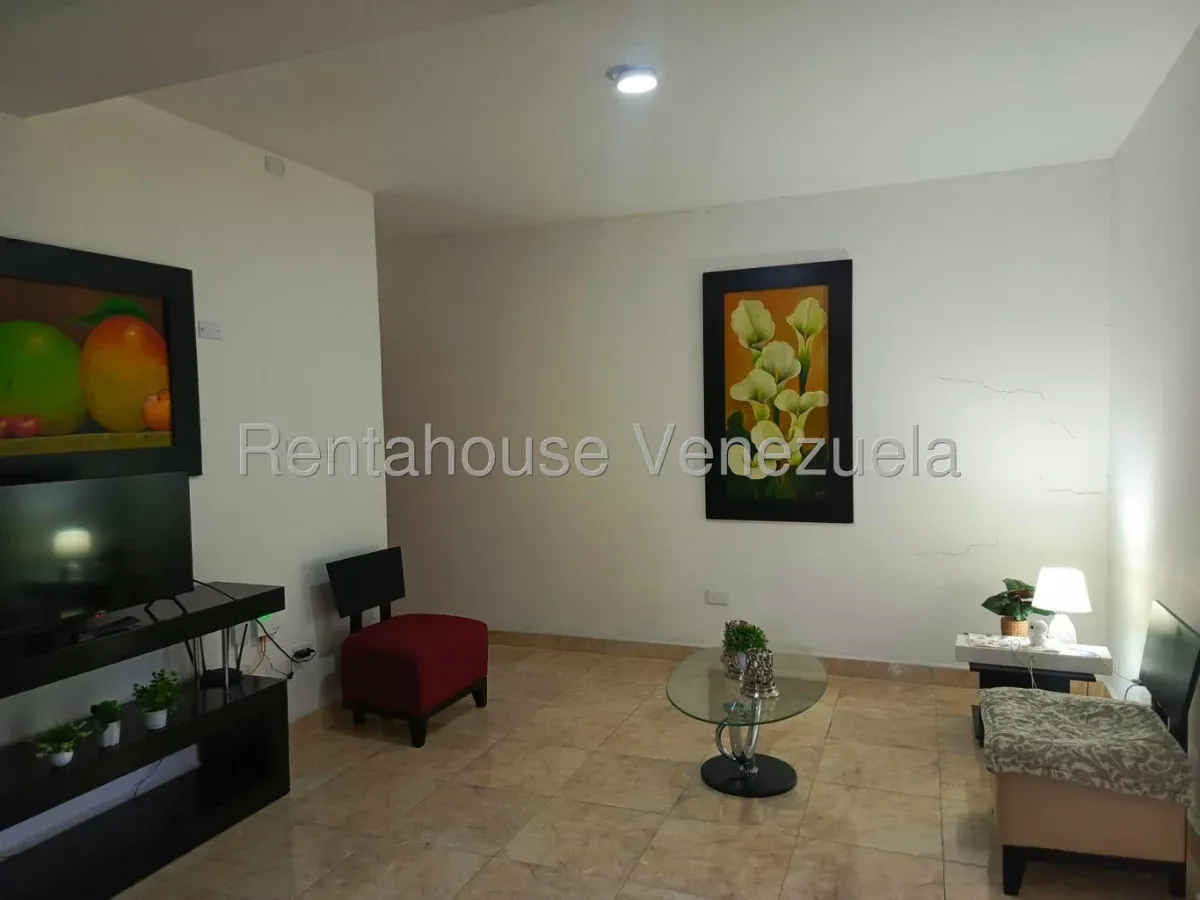 Comodo Apartamento en Venta Sector Santa Rosa, Maracay, Piso Bajo - 4