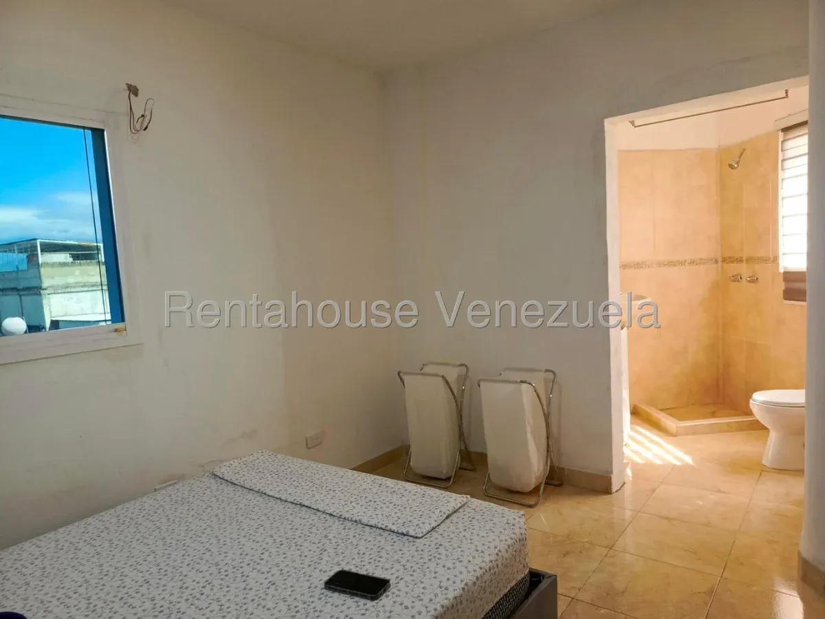 Comodo Apartamento en Venta Sector Santa Rosa, Maracay, Piso Bajo - 13