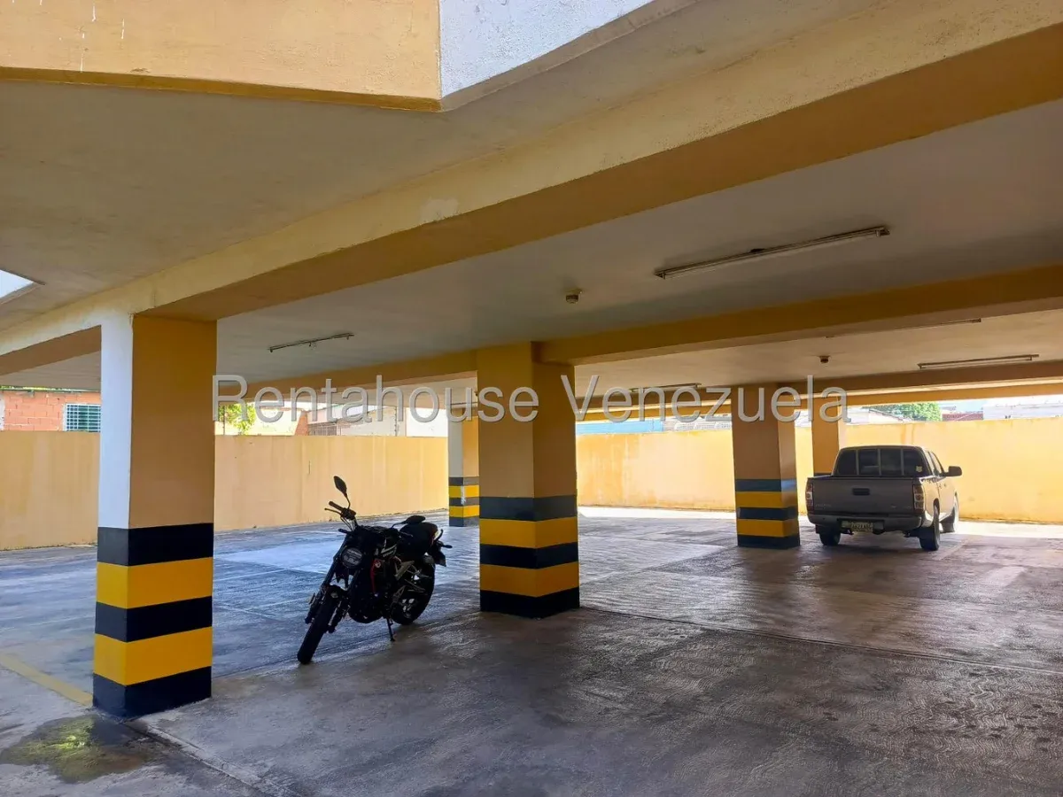 Comodo Apartamento en Venta Sector Santa Rosa, Maracay, Piso Bajo - 16