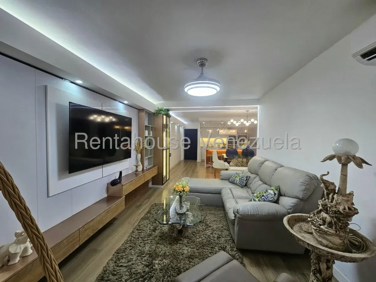 Moderno Apartamento en Venta Sector La Barraca. Maracay - 3