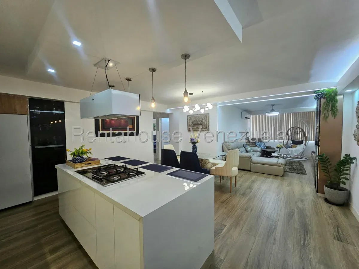 Moderno Apartamento en Venta Sector La Barraca. Maracay - 5