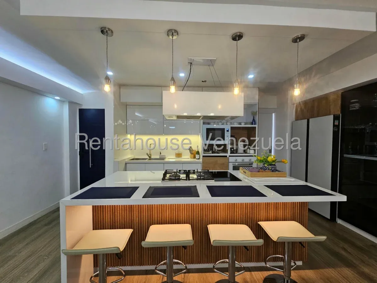 Moderno Apartamento en Venta Sector La Barraca. Maracay - 8