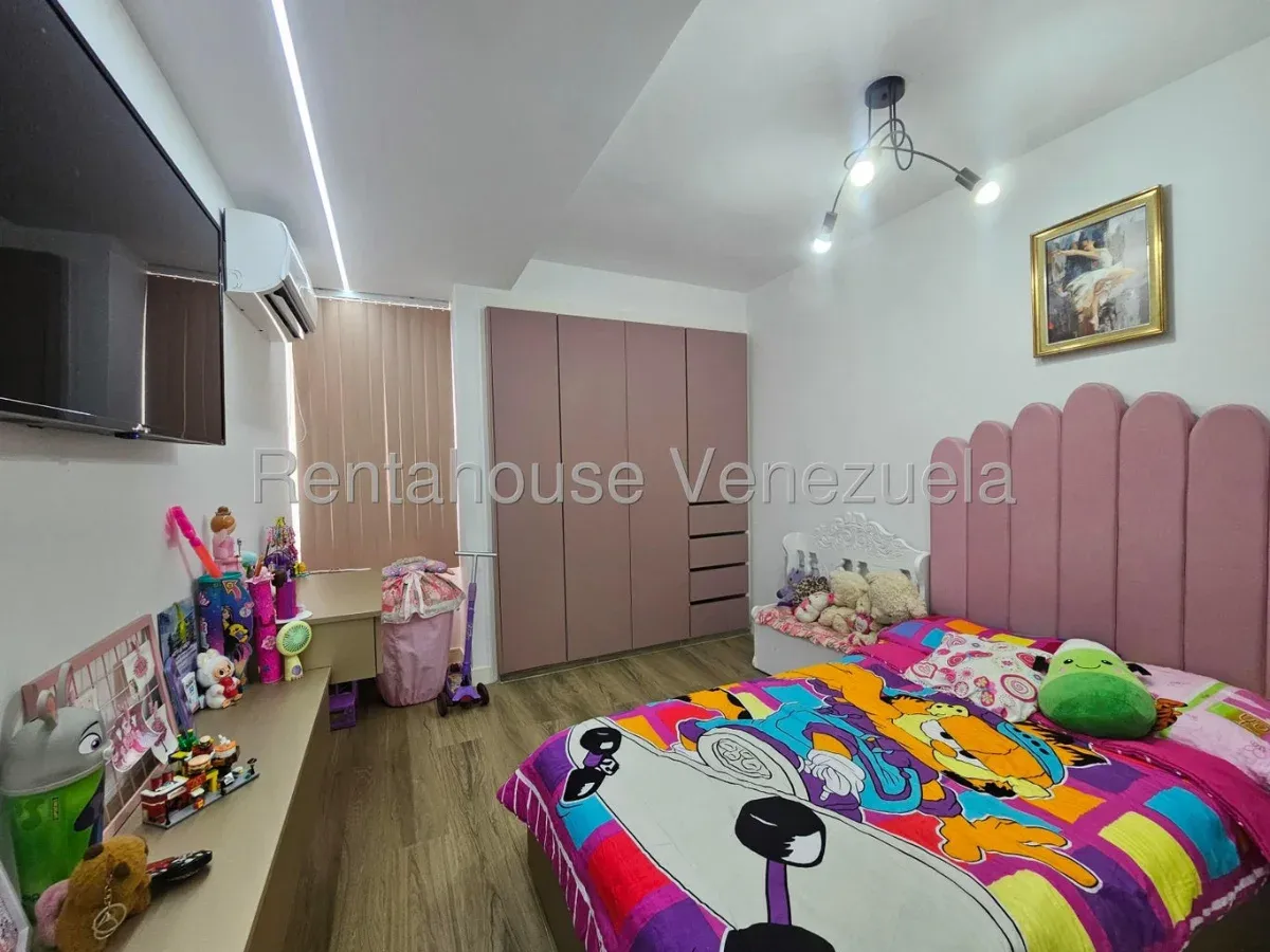 Moderno Apartamento en Venta Sector La Barraca. Maracay - 11
