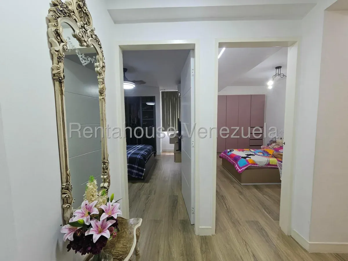Moderno Apartamento en Venta Sector La Barraca. Maracay - 12
