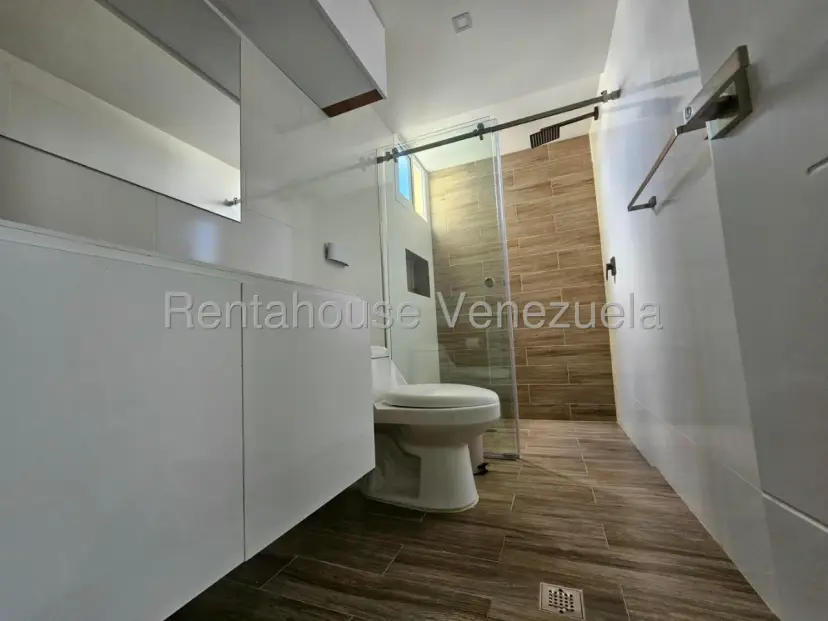 Moderno Apartamento en Venta Sector La Barraca. Maracay — 16