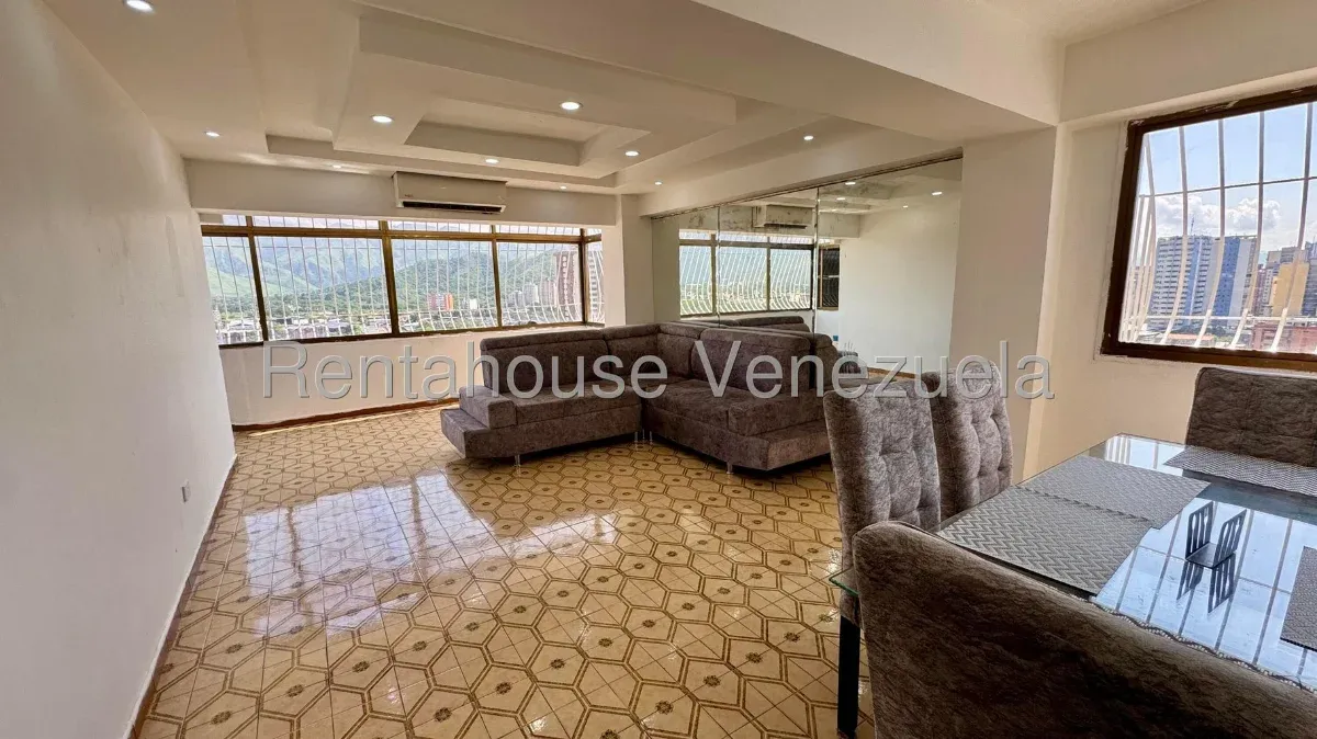 Excelente Apartamento en Venta Sector Centro Maracay, Calle Santos Michelena - 2
