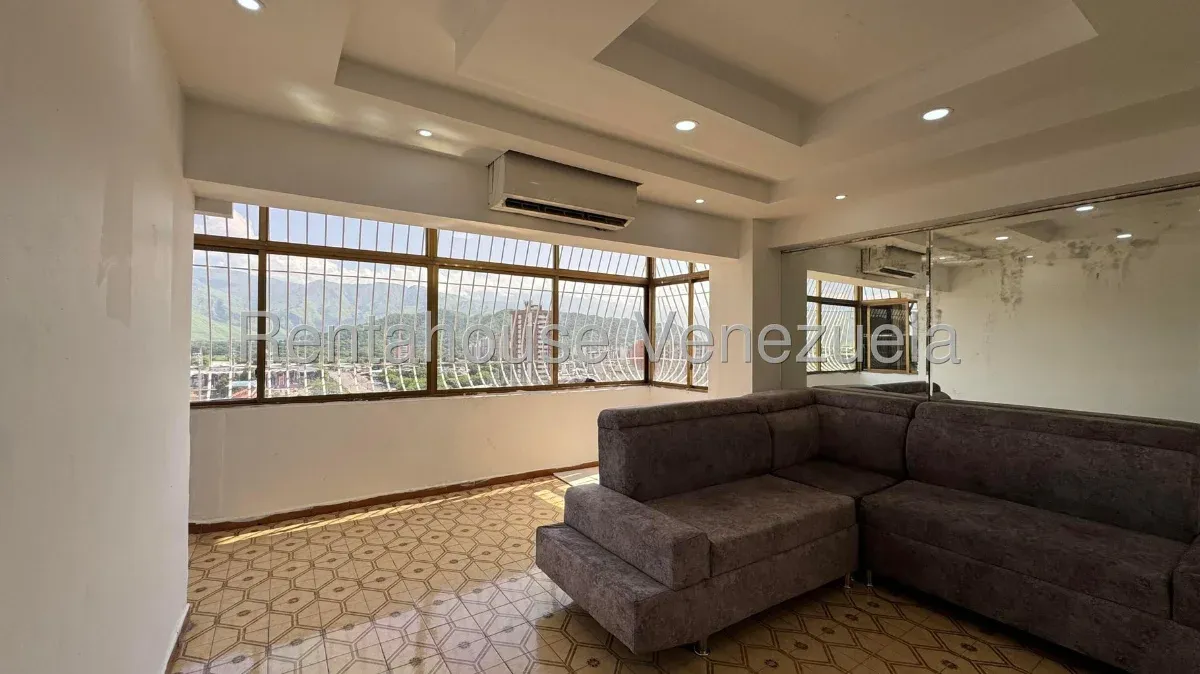 Excelente Apartamento en Venta Sector Centro Maracay, Calle Santos Michelena - 3